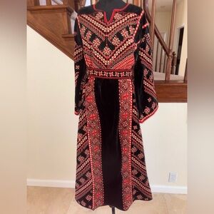 Hand Embroidered tatreez thob thoub thobe
Palestinian dress